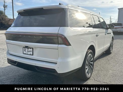 New 2026 Lincoln Navigator L Black Label AWD/4WD image 7