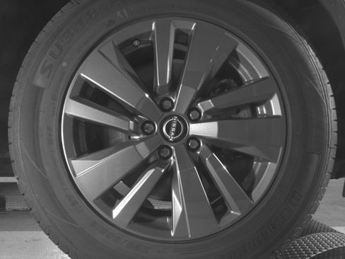 Used 2025 Nissan Pathfinder SV AWD/4WD image 12