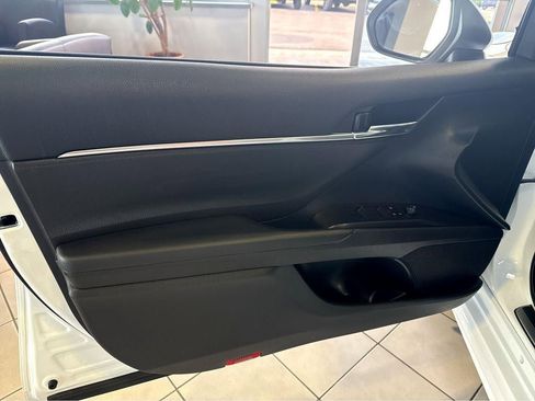 Used 2024 Toyota Camry SE FWD image 16