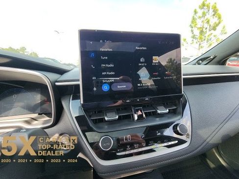 Used 2025 Toyota Corolla XSE image 29