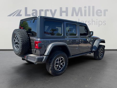 New 2025 Jeep Wrangler Unlimited Rubicon w/ Technology Group image 5