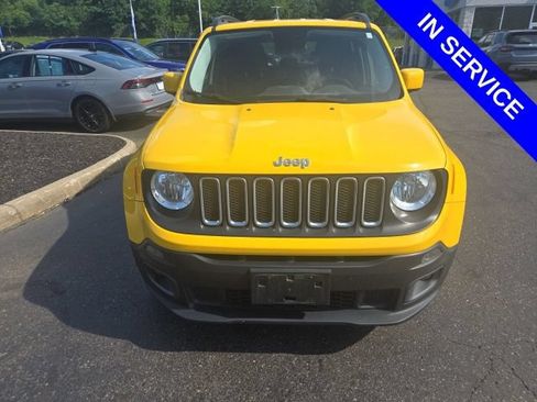Used 2016 Jeep Renegade Latitude w/ Cold Weather Group FWD image 2
