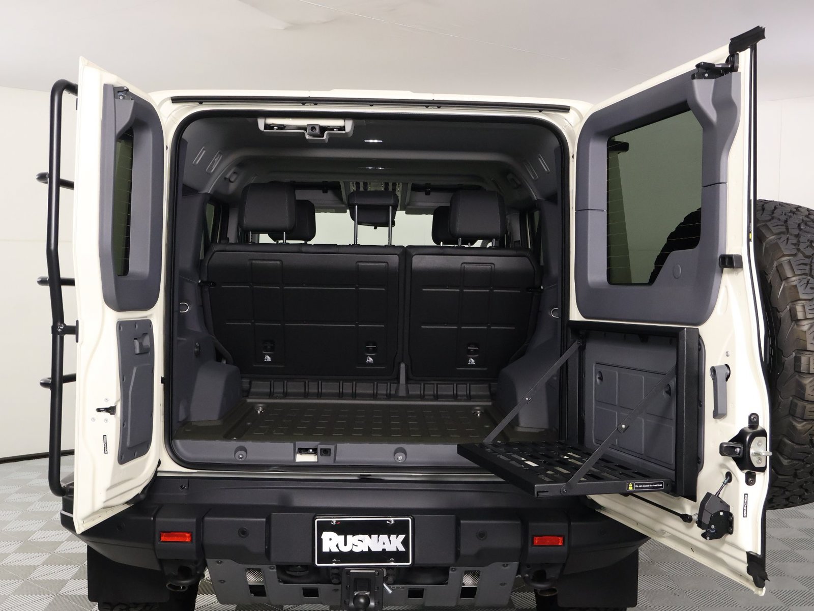 Used 2025 INEOS Grenadier Station Wagon AWD/4WD image 21