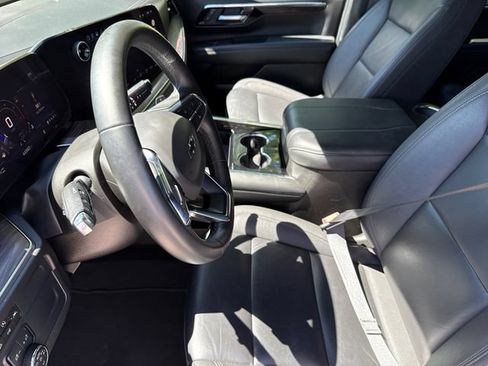 Used 2025 Chevrolet Suburban Z71 AWD/4WD image 20