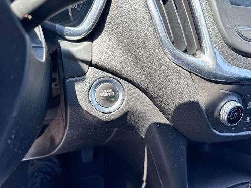 Used 2019 Chevrolet Equinox LT FWD image 17
