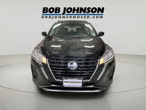 Used 2023 Nissan Kicks SV image 2