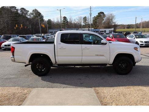 Used 2019 Toyota Tacoma SR5 image 6