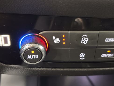 Used 2021 Buick Enclave Essence w/ Sport Touring Edition FWD image 27