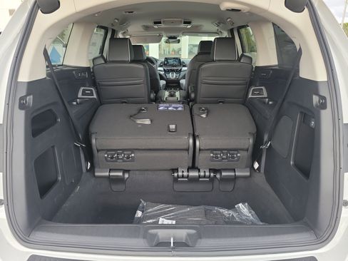 New 2026 Honda Odyssey Touring image 11