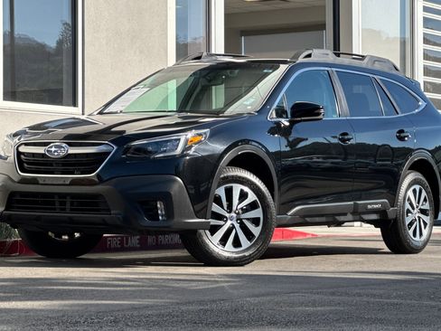 Used 2020 Subaru Outback Premium image 1