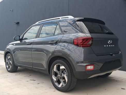New 2025 Hyundai Venue Limited image 6