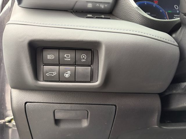 Used 2024 Toyota Highlander Limited AWD/4WD image 28