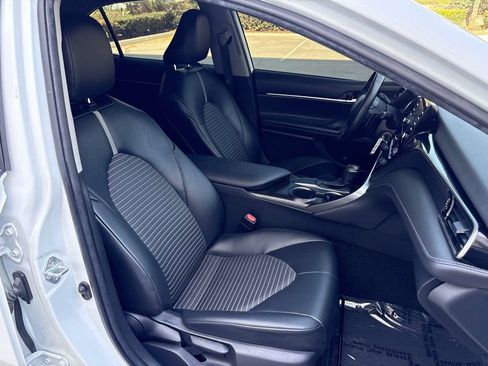 Used 2021 Toyota Camry SE w/ Carpet Mat Package (TMS) FWD image 16