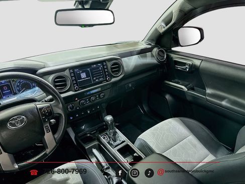 Used 2021 Toyota Tacoma TRD Off-Road w/ Technology Package AWD/4WD image 22
