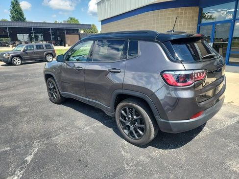 Used 2023 Jeep Compass Latitude w/ Convenience Group AWD/4WD image 6