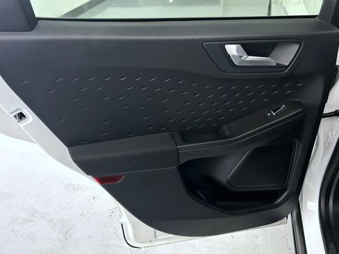 Used 2020 Ford Escape SE image 20