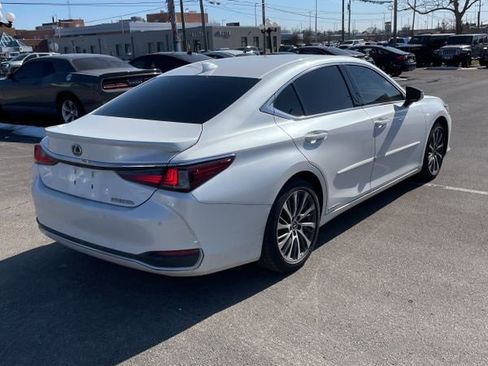Used 2020 Lexus ES 300h w/ Premium Package image 3