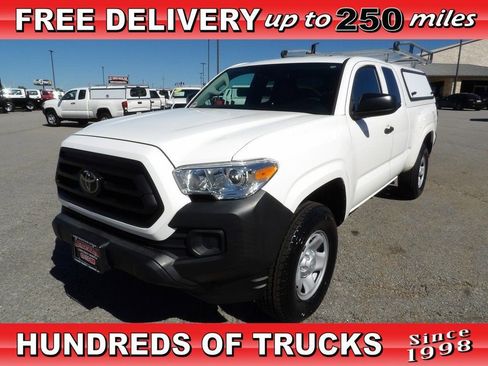 Used 2021 Toyota Tacoma SR image 1