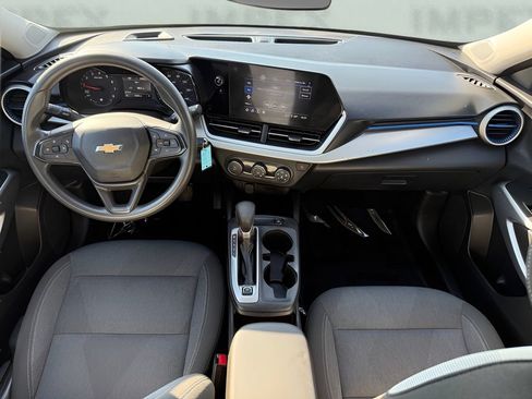 Used 2024 Chevrolet Trax LS w/ Driver Confidence Package FWD image 31