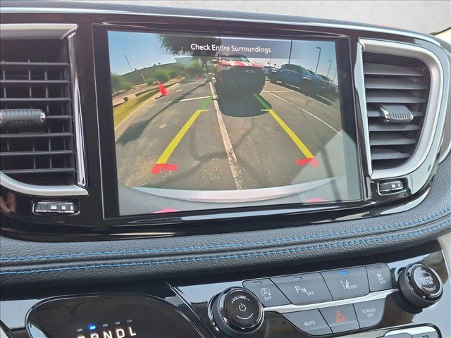 Used 2021 Chrysler Pacifica Touring w/ Cold Weather Group FWD image 19