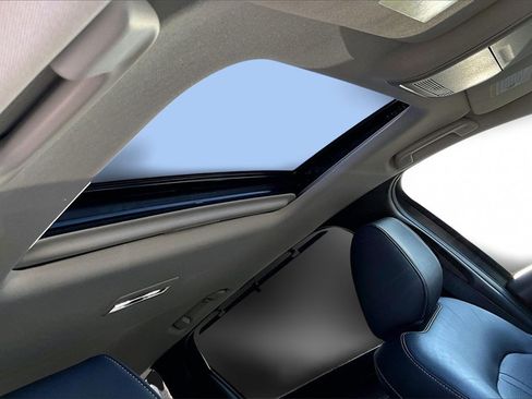 Certified 2025 MAZDA CX-70 3.3 Turbo w/ Preferred Package image 17