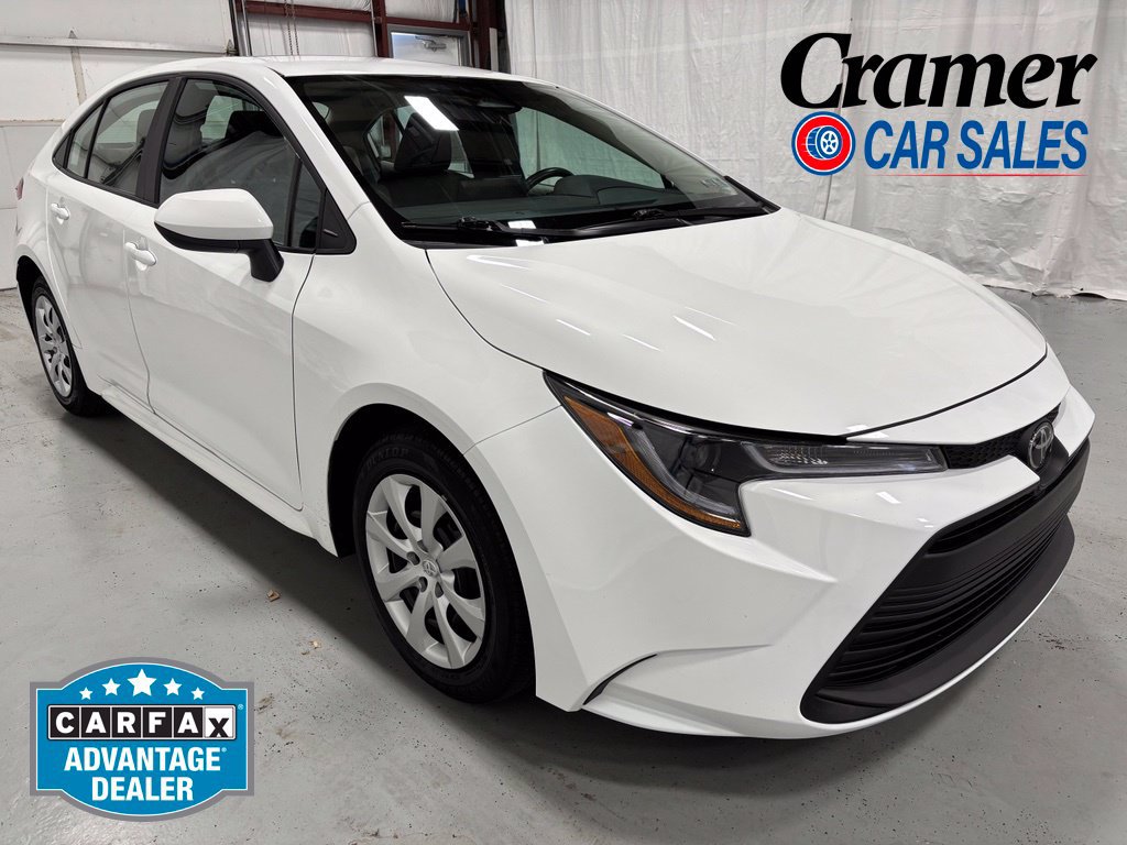 Used 2025 Toyota Corolla LE FWD image 1