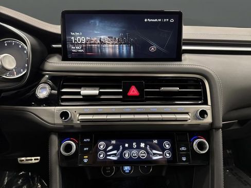 Used 2025 Genesis G70 2.5T w/ Sport Prestige Package image 9