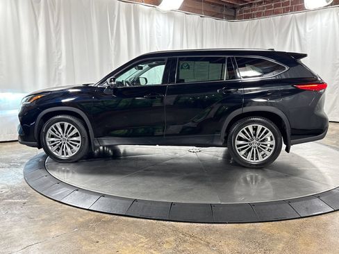 Used 2020 Toyota Highlander Platinum AWD/4WD image 6