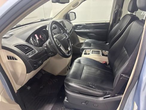 Used 2013 Chrysler Town & Country Touring-L w/ Trailer Tow Group FWD image 12