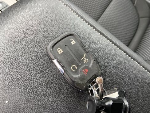 Used 2022 GMC Acadia SLE w/ Driver Convenience Package image 42