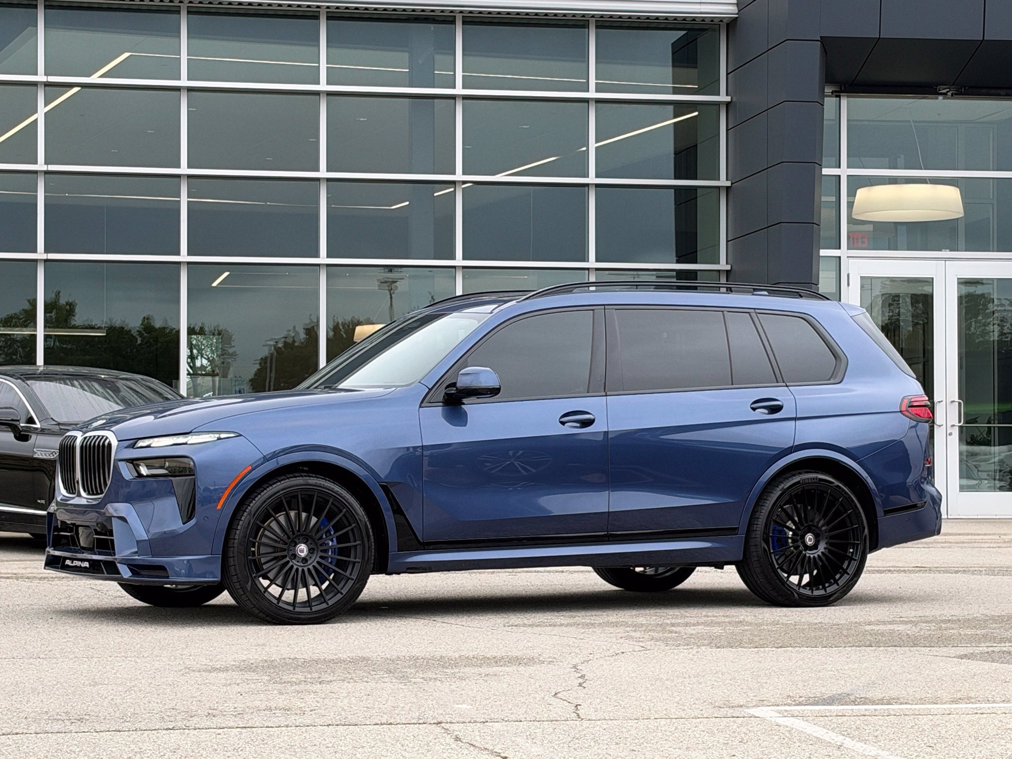 Used 2025 BMW ALPINA XB7 AWD/4WD image 12