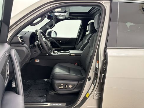 Certified 2025 Lexus LX 700h Luxury w/ Appearance Package AWD/4WD image 5