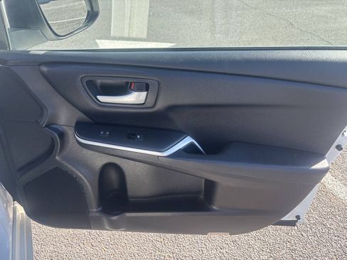 Used 2017 Toyota Camry SE FWD image 24