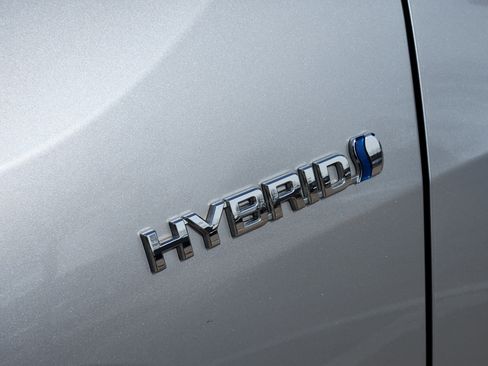 Used 2019 Toyota RAV4 Limited w/ Limited Grade Weather Package image 17