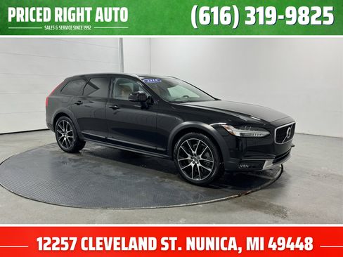Used 2018 Volvo V90 T6 Cross Country w/ Convenience Package image 1