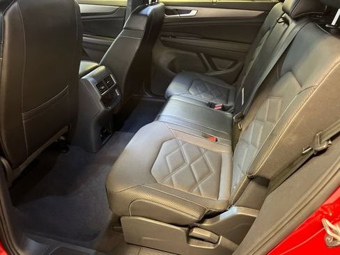 Used 2024 Volkswagen Atlas Cross Sport SE FWD image 17