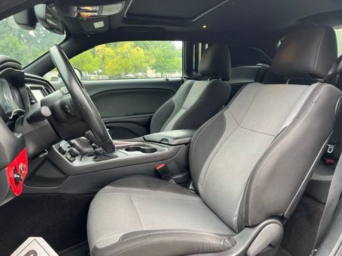 Used 2016 Dodge Challenger R/T w/ Driver Convenience Group RWD image 13
