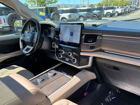 Used 2024 Ford Expedition Max Limited AWD/4WD image 16