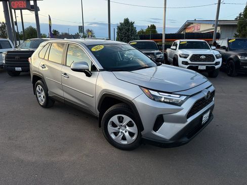 Used 2025 Toyota RAV4 LE AWD/4WD image 3