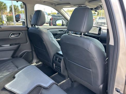 Certified 2023 Nissan Rogue Platinum w/ Platinum Premium Package image 52