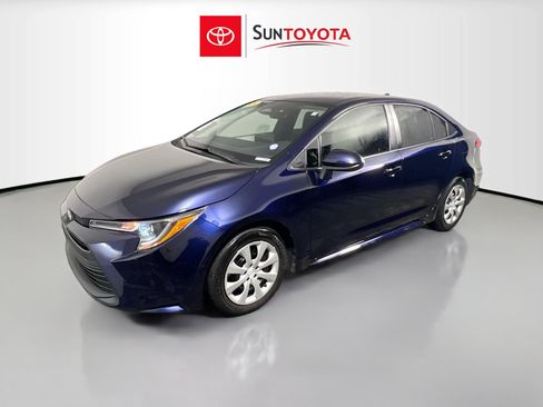Used 2025 Toyota Corolla LE FWD image 9