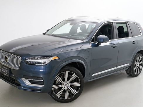 Certified 2024 Volvo XC90 T8 Ultimate w/ Lounge Package AWD/4WD image 3