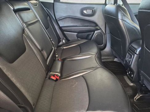 Used 2019 Jeep Compass Latitude AWD/4WD image 17