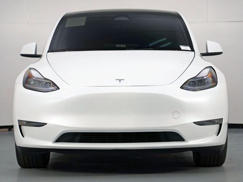 Used 2024 Tesla Model Y Long Range image 7