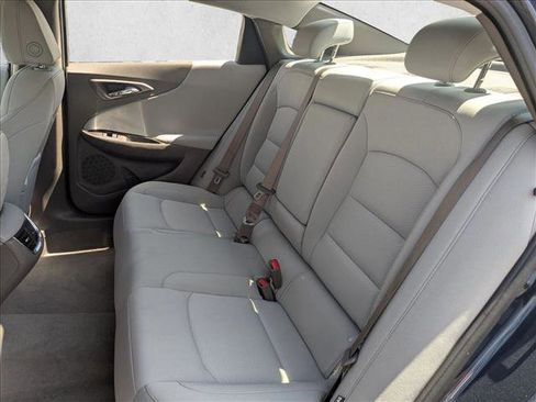 Used 2021 Chevrolet Malibu LT FWD image 19