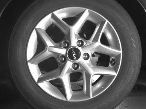 Used 2025 Kia Soul LX w/ LX Technology Package FWD image 14