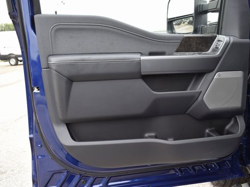 New 2026 Ford F250 Lariat w/ Chrome Package image 19