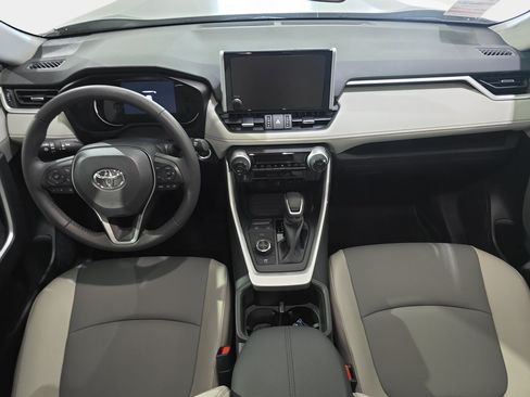 Used 2025 Toyota RAV4 XLE Premium AWD/4WD image 10