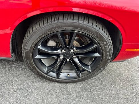 Used 2016 Dodge Challenger SXT w/ Blacktop Package image 10