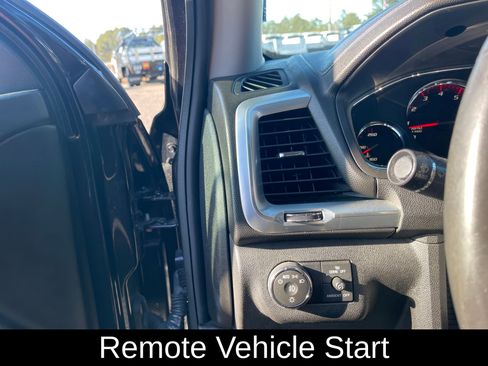 Used 2015 GMC Acadia SLT image 18